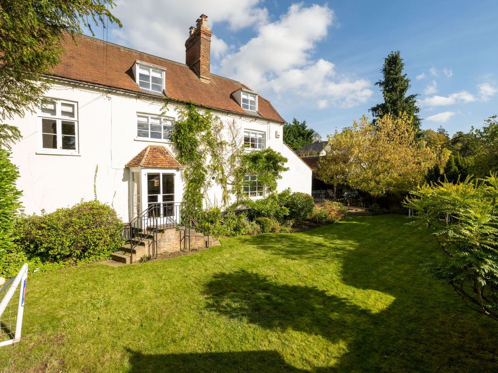 6 bed link-detached house for sale in Church Street, Aspley Guise MK17, £1,500,000