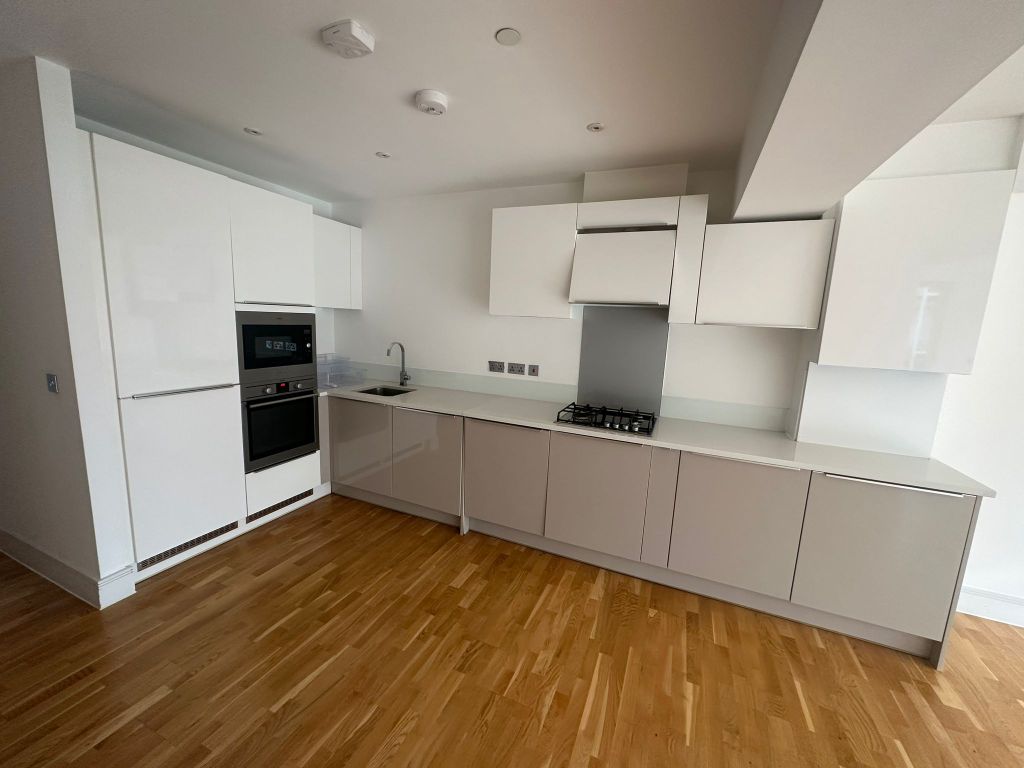 3 bed flat to rent in 170 Grange Road, London SE1, £2,900 pcm