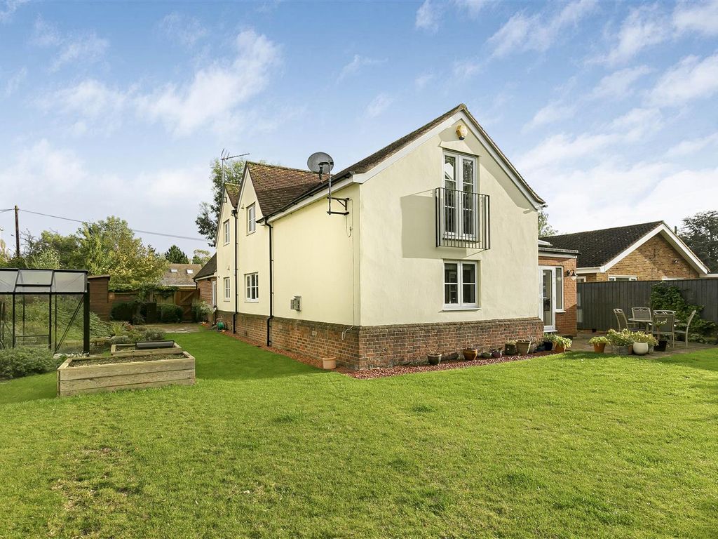 4 bed detached house for sale in Highfields Road, Highfields Caldecote, Cambridge CB23, £725,000