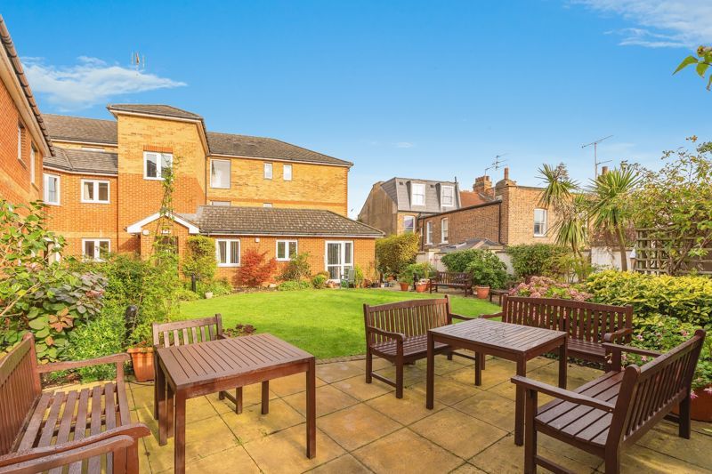 1 bed flat for sale in Mulberry Court, Finchley N2, £220,000
