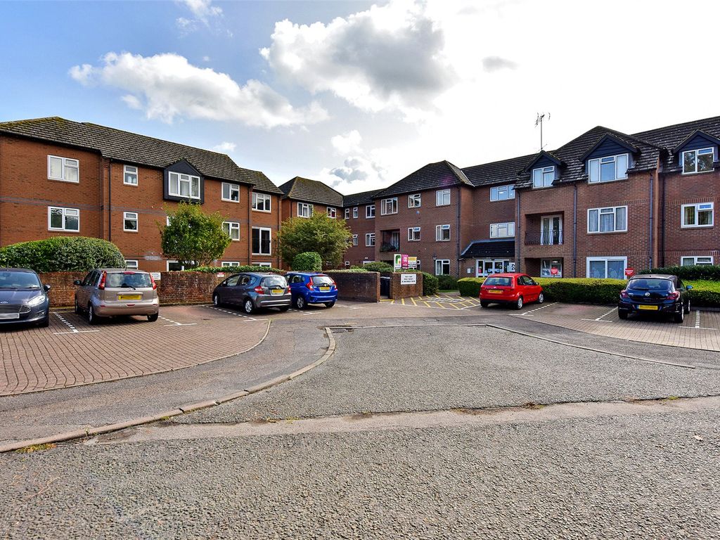 1 bed flat for sale in Wethered Road, Marlow, Buckinghamshire SL7, £200,000