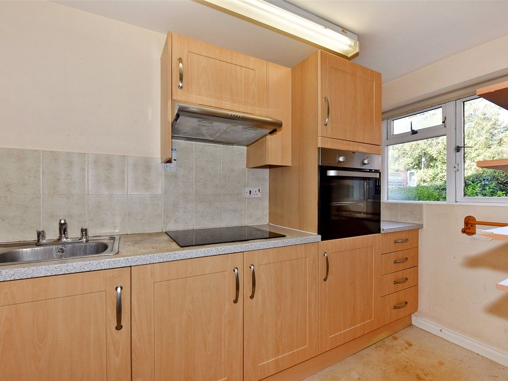 1 bed flat for sale in Wethered Road, Marlow, Buckinghamshire SL7, £200,000