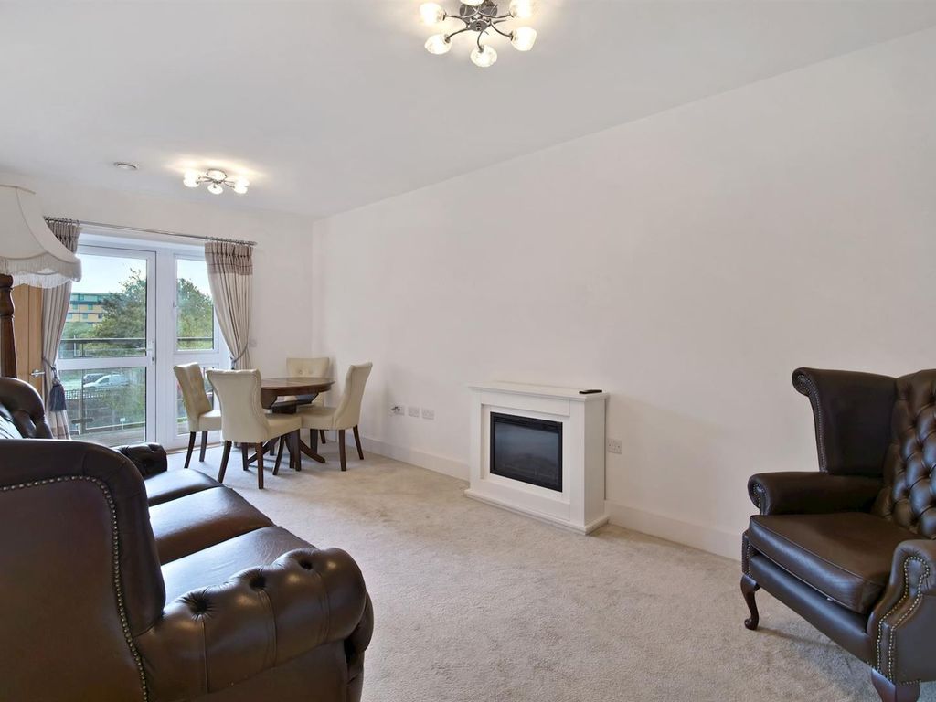 2 bed flat for sale in Albion Road, Bexleyheath DA6, £400,000
