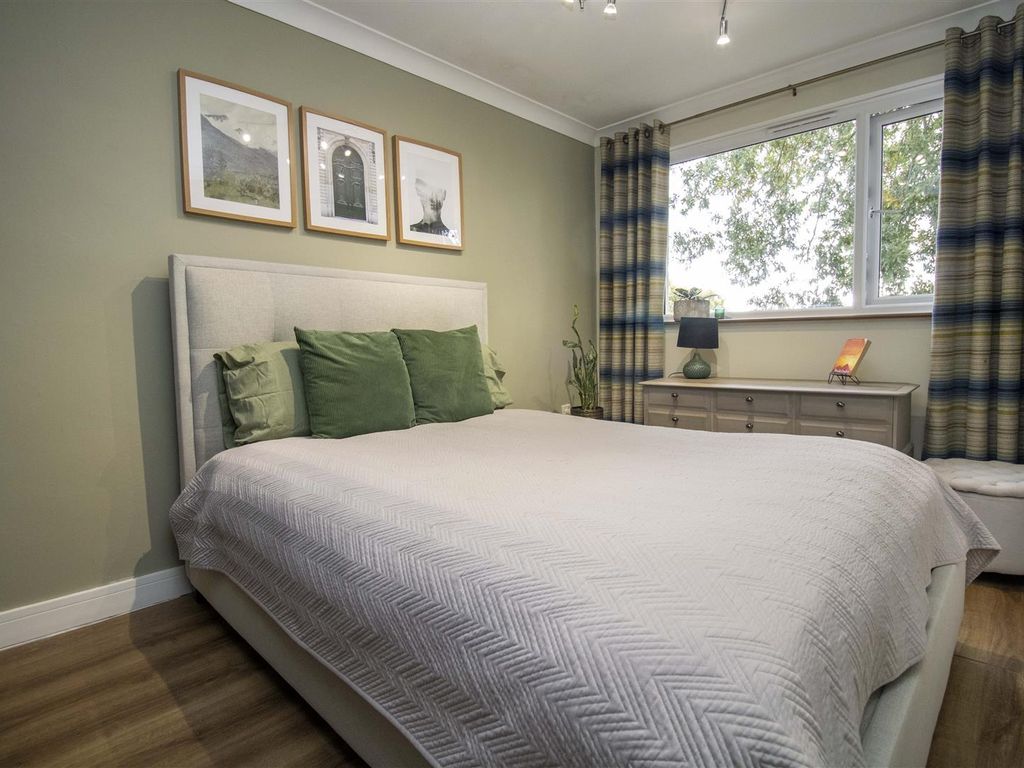 3 bed end terrace house for sale in Oakway, Fairwater, Cardiff CF5, £200,000