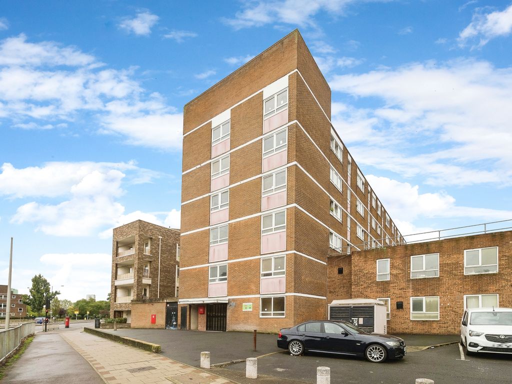 2 bed property for sale in Stour Road, Dagenham RM10, £235,000