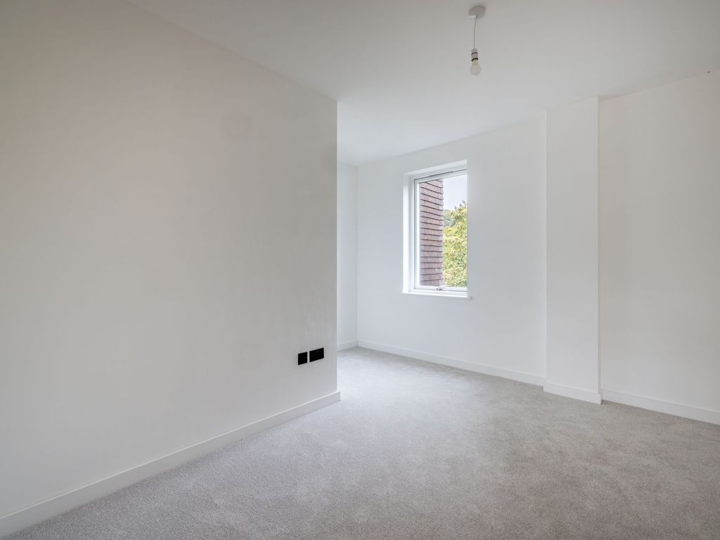 New home, 3 bed penthouse for sale in Kenley Lane, Kenley CR8, £485,000