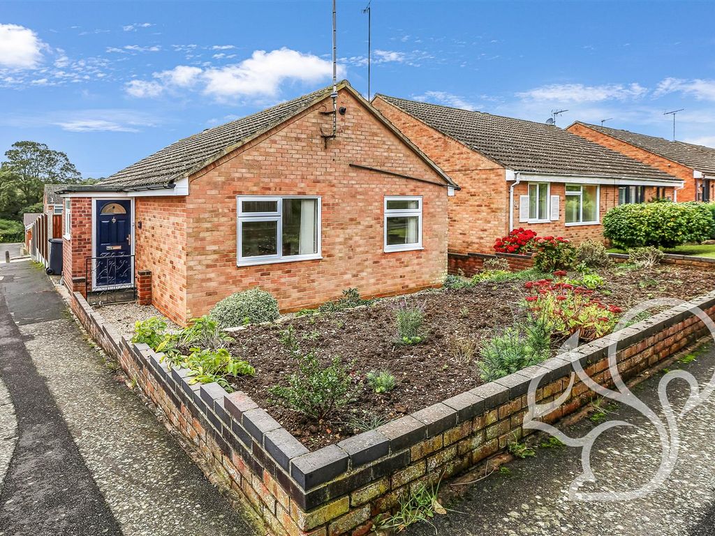 2 bed detached bungalow for sale in Nether Court, Halstead CO9, £300,000