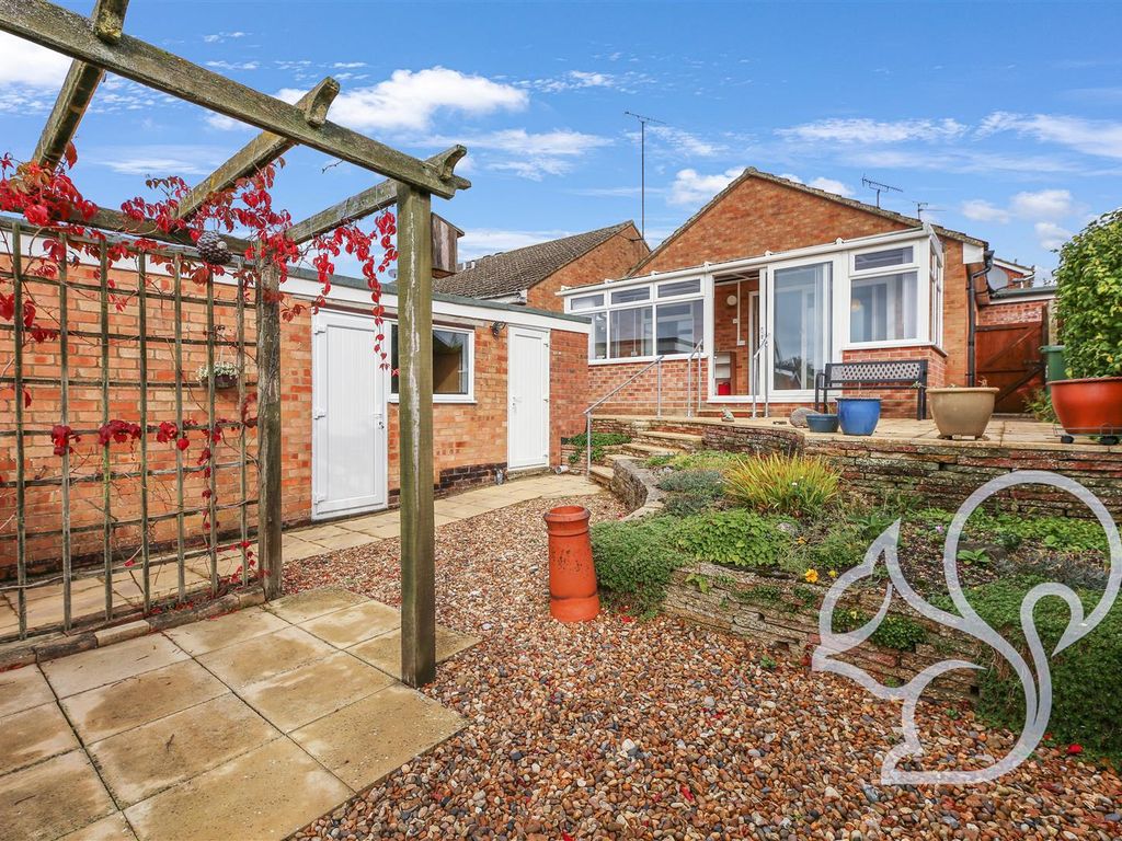 2 bed detached bungalow for sale in Nether Court, Halstead CO9, £300,000