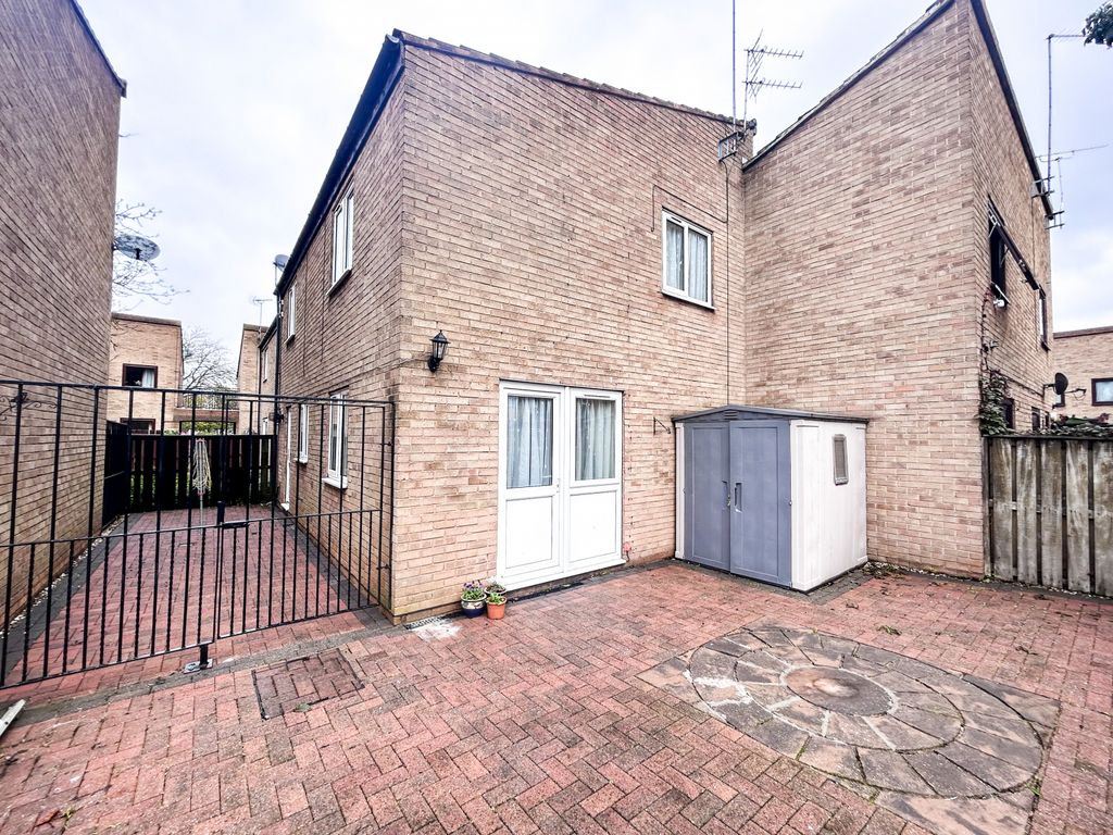 3 bed terraced house for sale in East Walk, Scunthorpe DN15, £110,000