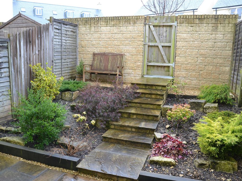 5 bed town house to rent in Middlewood Close, Odd Down, Bath BA2, £3,035 pcm
