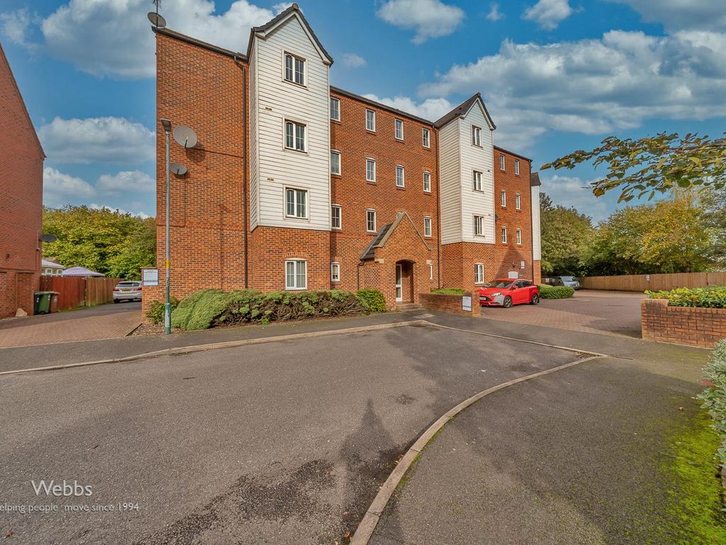 4 bed flat for sale in Bridgeside Close, Brownhills, Walsall WS8, £115,000