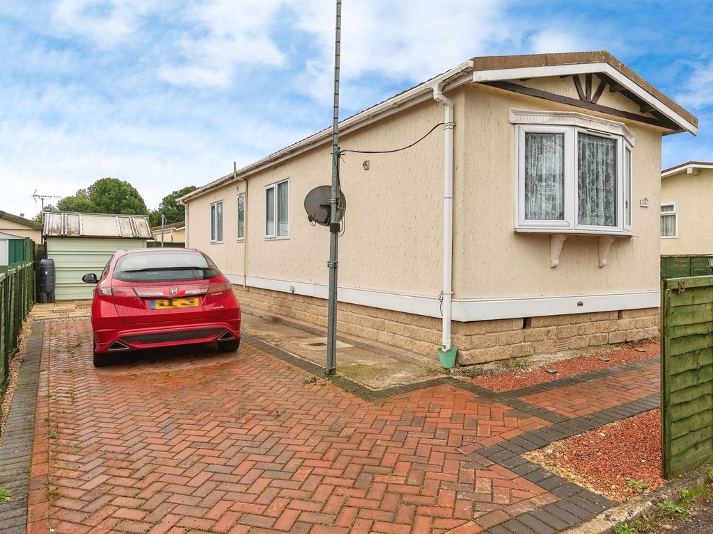 2 bed mobile/park home for sale in Northleaze, Corsham SN13, £140,000