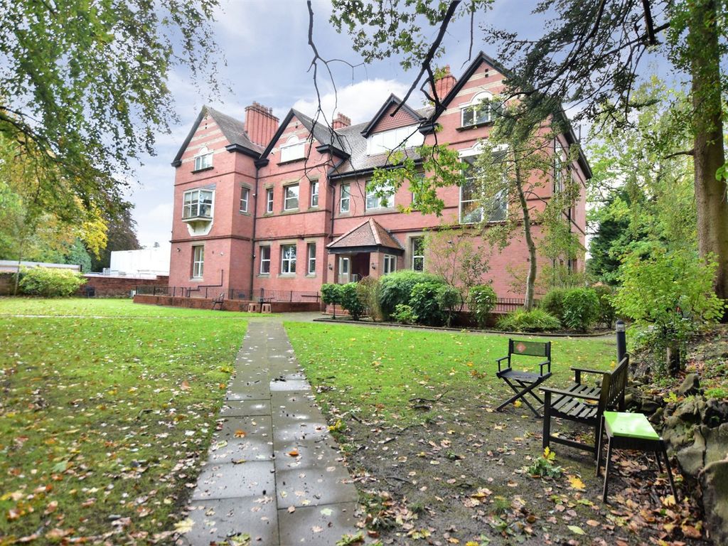 1 bed flat for sale in Cairncroft, Holme Road, Didsbury M20, £195,000