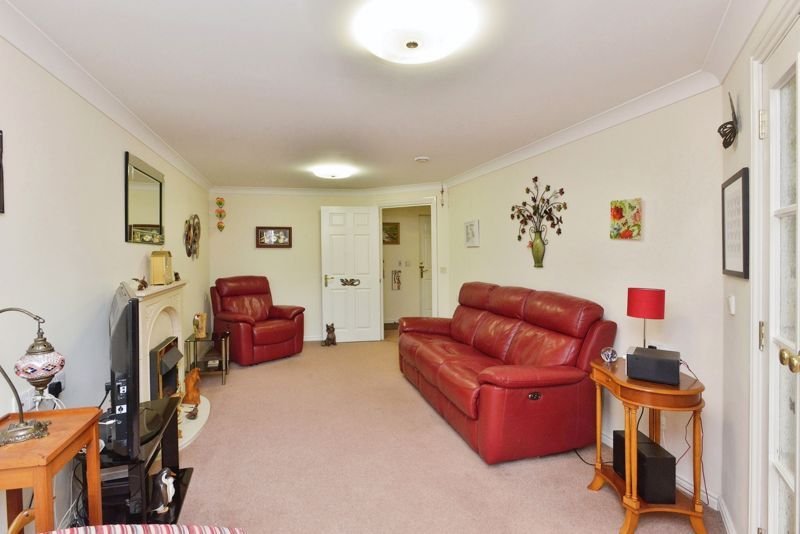 2 bed flat for sale in Eden Court, Milton Keynes MK2, £140,000