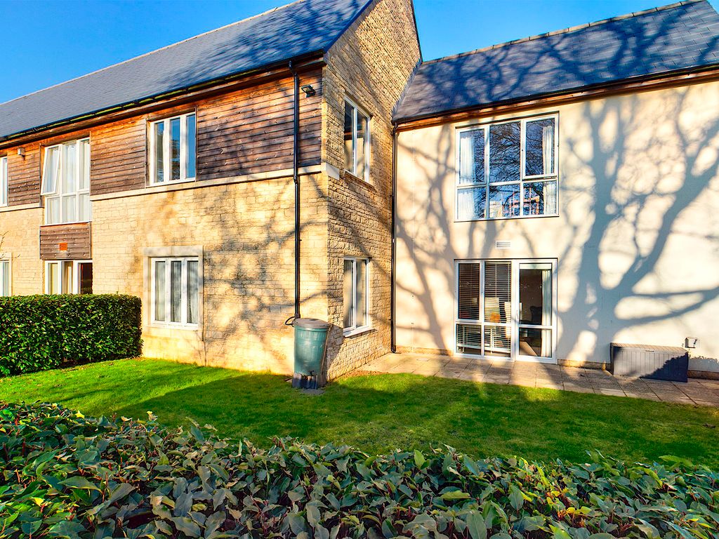 2 bed flat for sale in Flat, The Paddocks, Shipton Road, Milton-Under-Wychwood, Chipping Norton OX7, £95,500