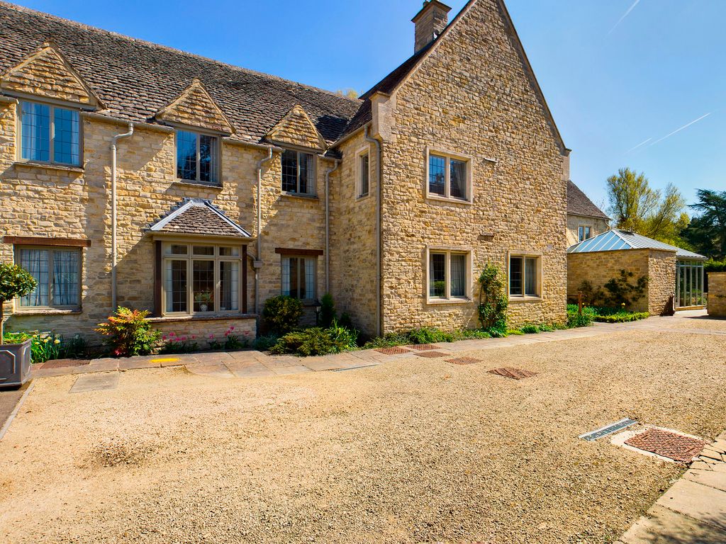 1 bed flat for sale in Prebendal Court, Station Road, Shipton-Under-Wychwood, Chipping Norton OX7, £150,000