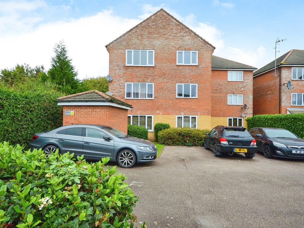 1 bed flat for sale in Cheshire Drive, Leavesden, Watford WD25, £240,000