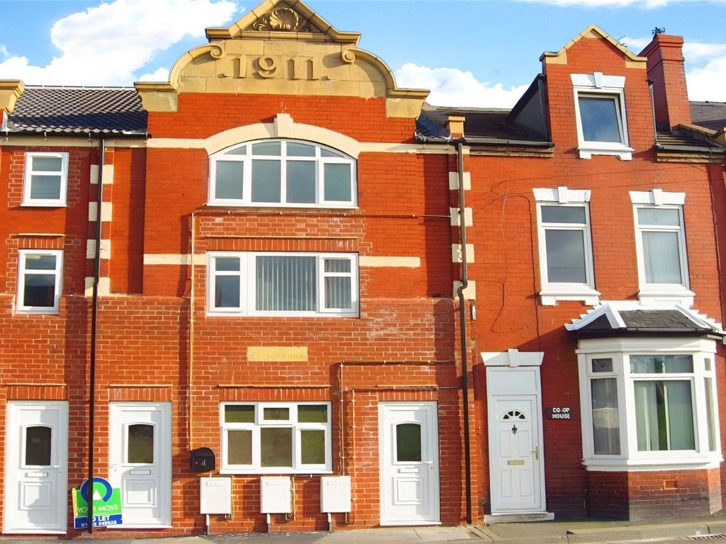 2 bed flat for sale in Market Street, Highfields, Doncaster, South Yorkshire DN6, £40,000