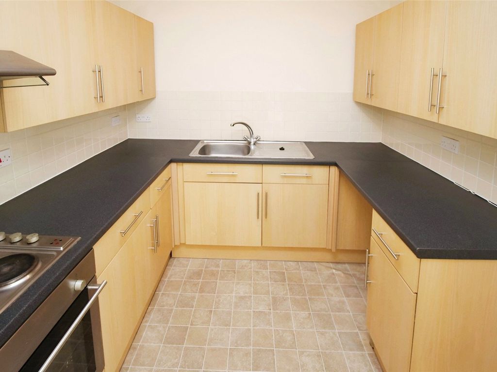 2 bed flat for sale in Market Street, Highfields, Doncaster, South Yorkshire DN6, £40,000