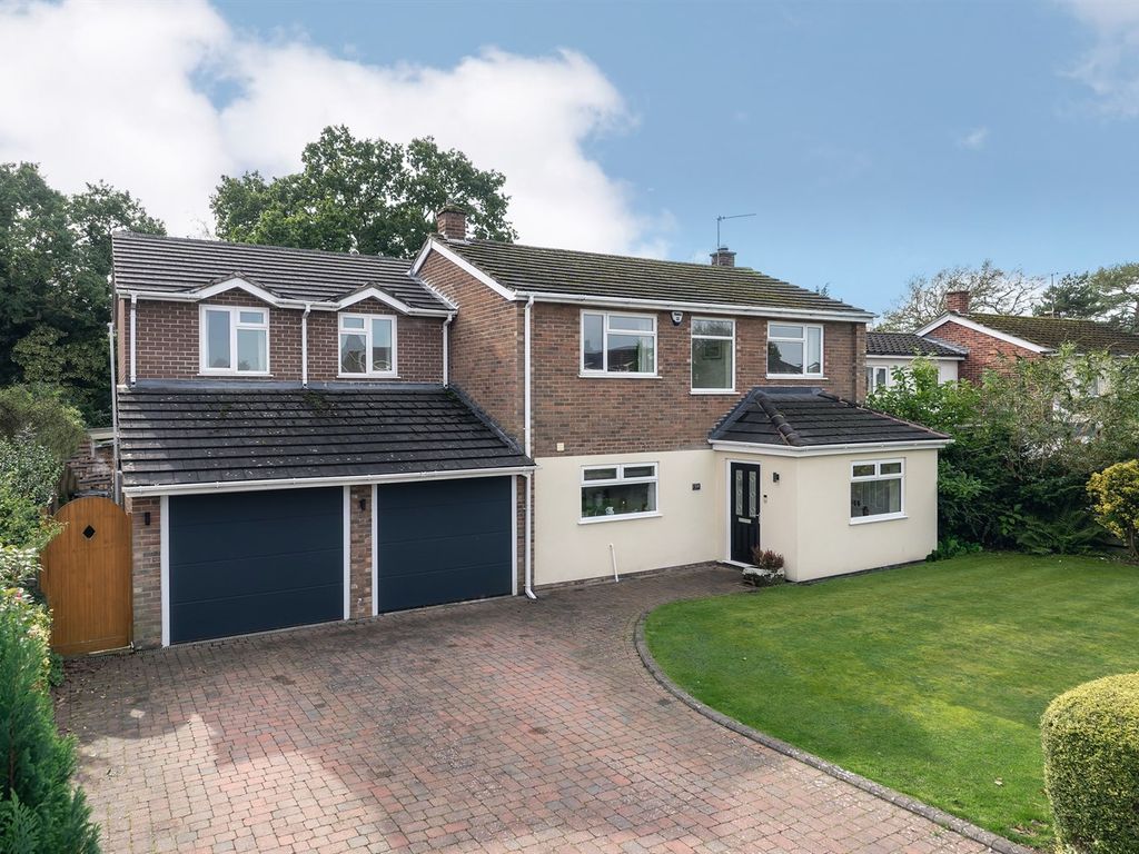 5 bed detached house for sale in Redesmere Drive, Alderley Edge SK9, £950,000