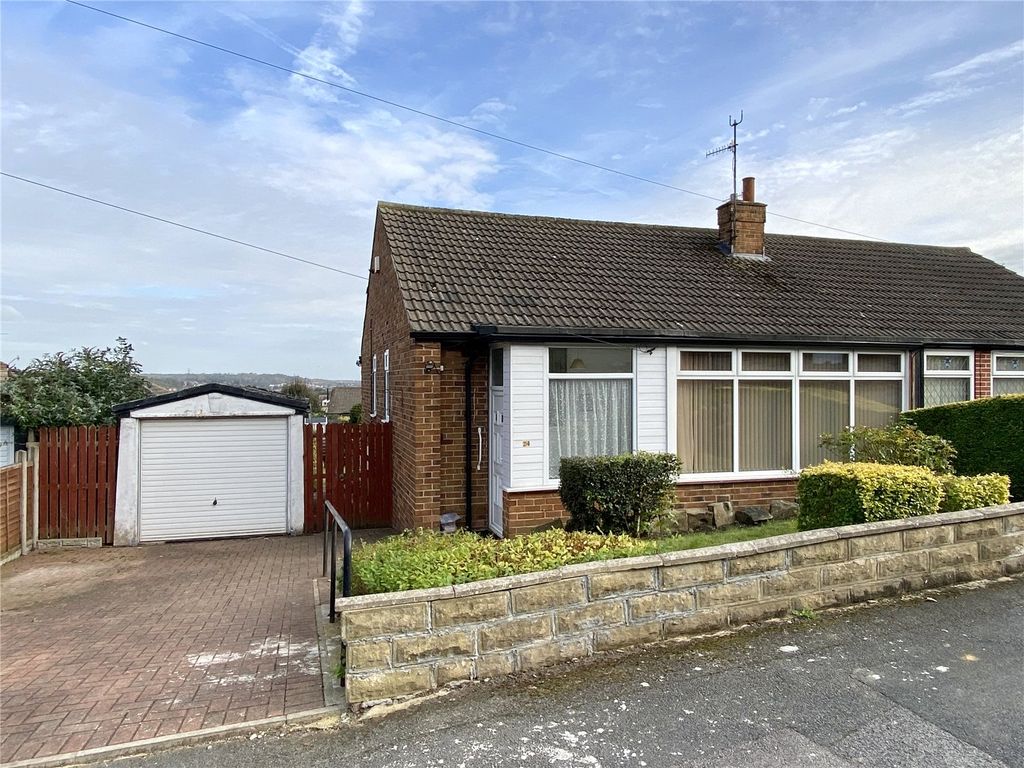 2 bed bungalow for sale in Brighton Close, Batley WF17, £165,000
