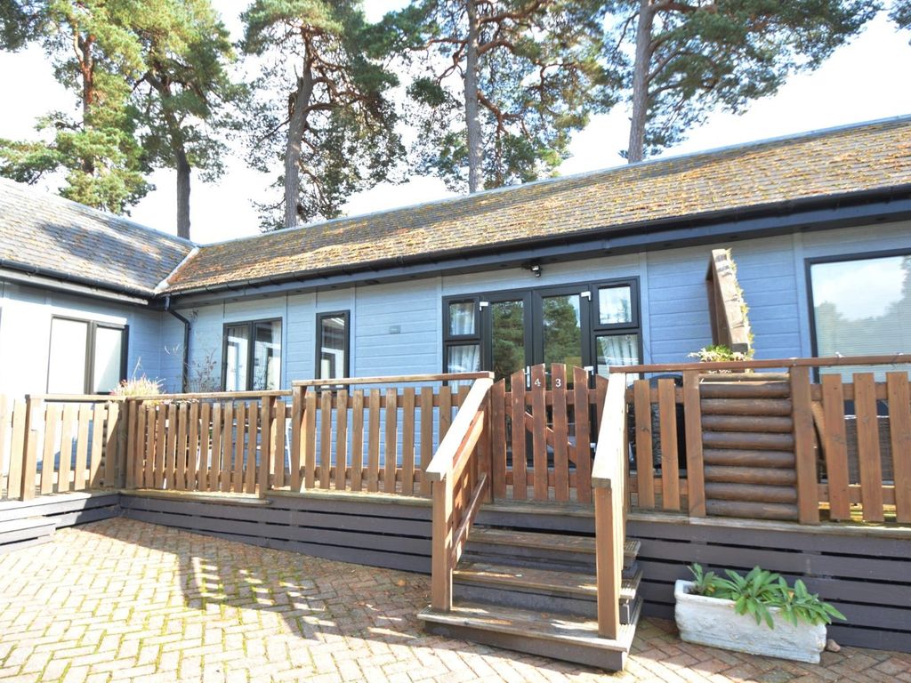 2 bed mobile/park home for sale in Invertilt Road, Blair Atholl, Pitlochry PH18, £79,000