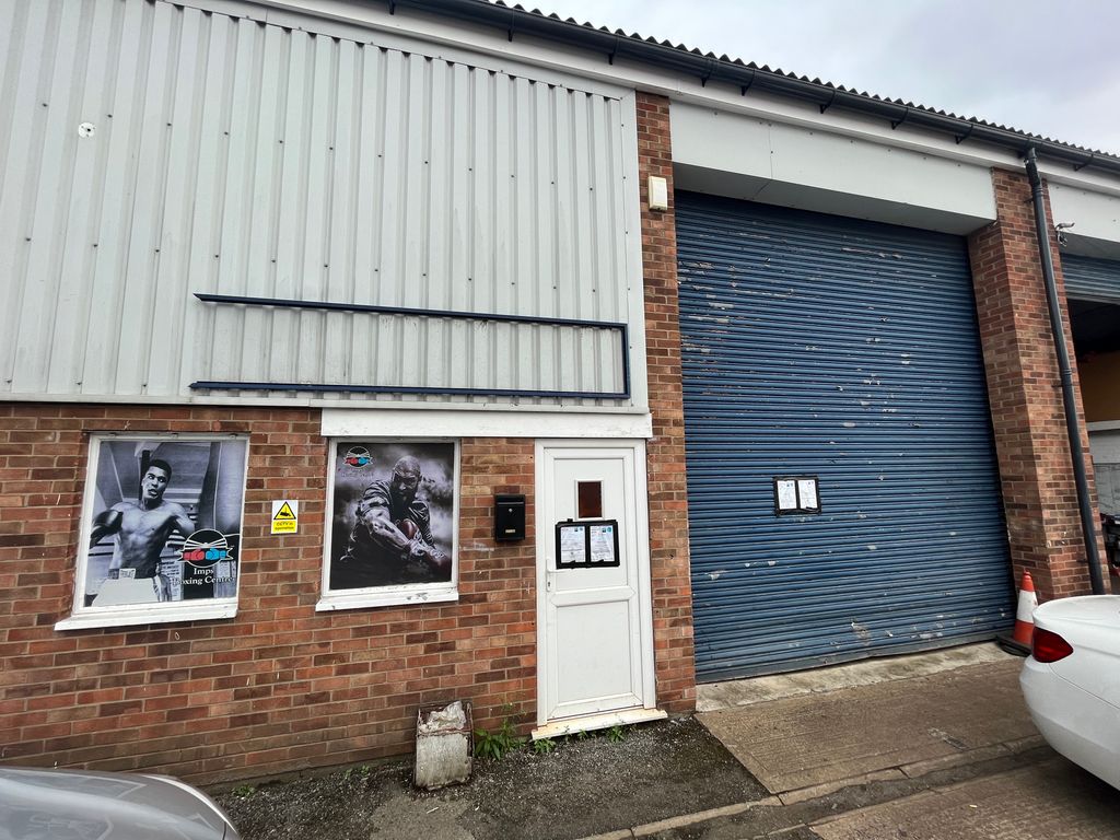 Industrial to let in Crofton Close, Lincoln LN3, £16,000 pa