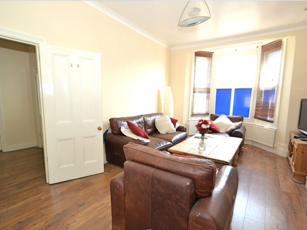 1 bed flat for sale in Bayford Road, London NW10, £625,000