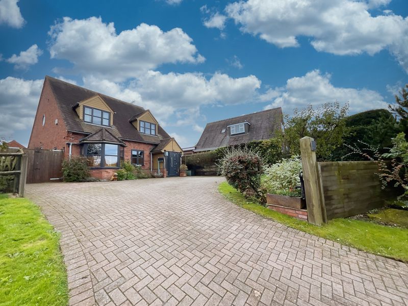 4 bed detached house for sale in Whitgreave Lane, Great Bridgeford, Stafford ST18, £500,000