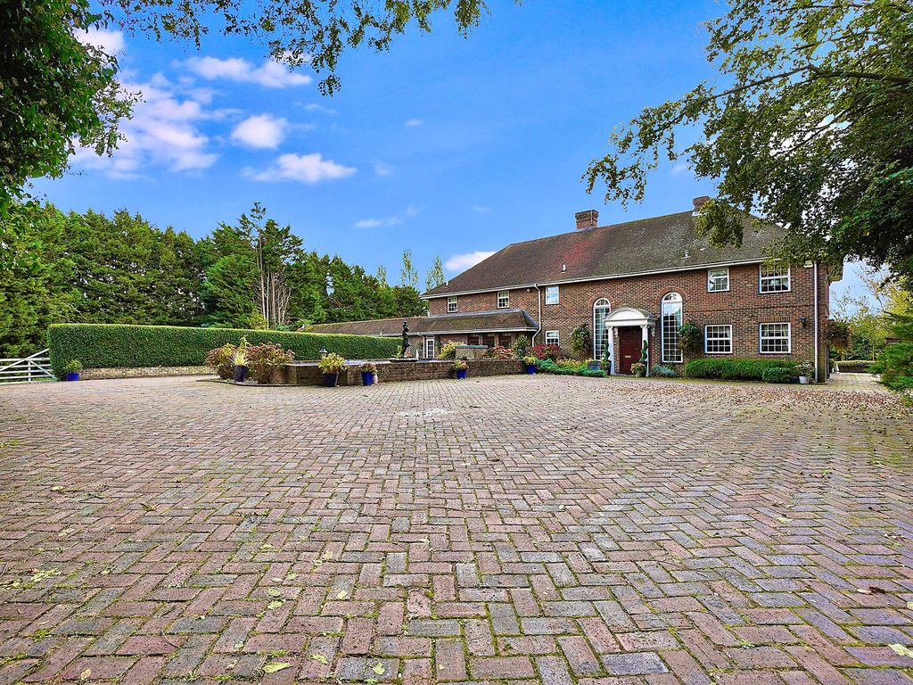 7 bed detached house for sale in Town Road, Cliffe Woods ME3, £1,750,000