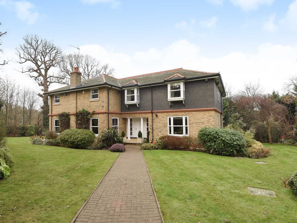 5 bed detached house to rent in Barnet Lane, Elstree WD6, £7,500 pcm