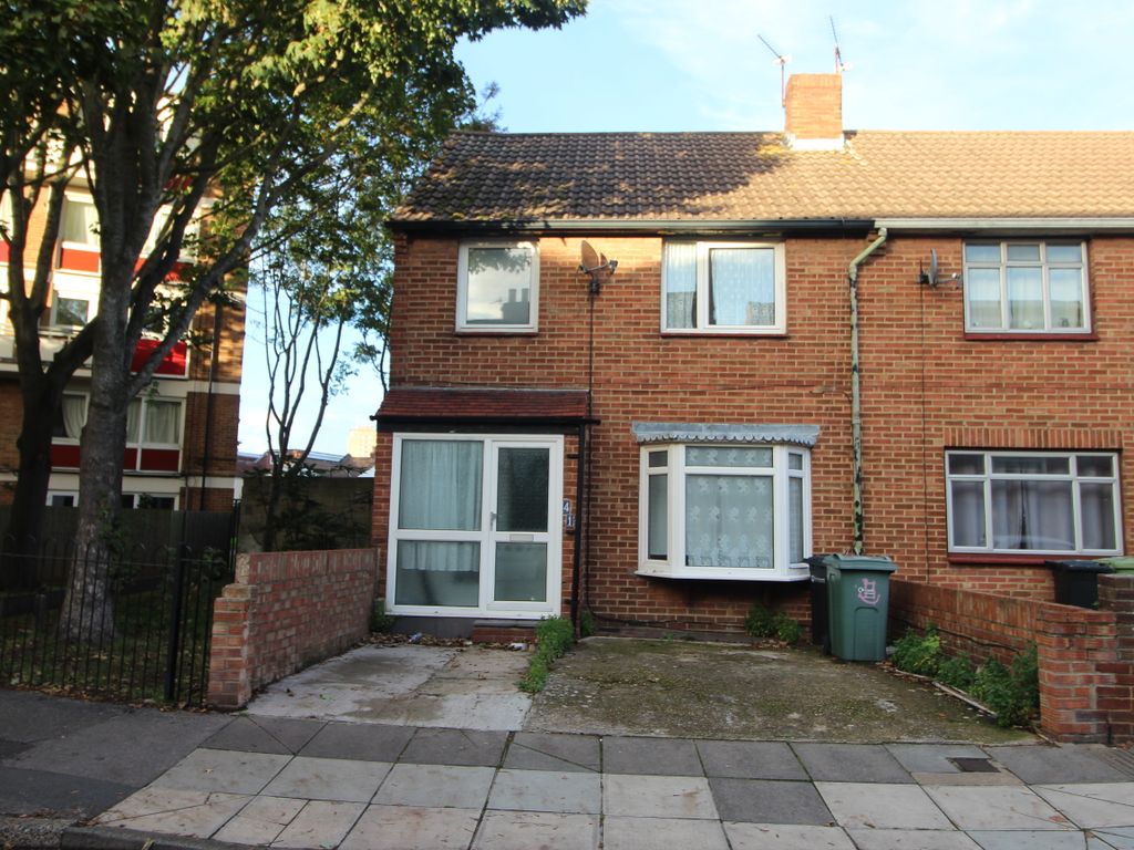3 bed end terrace house to rent in Cottage Grove, Southsea PO5, £1,400 pcm