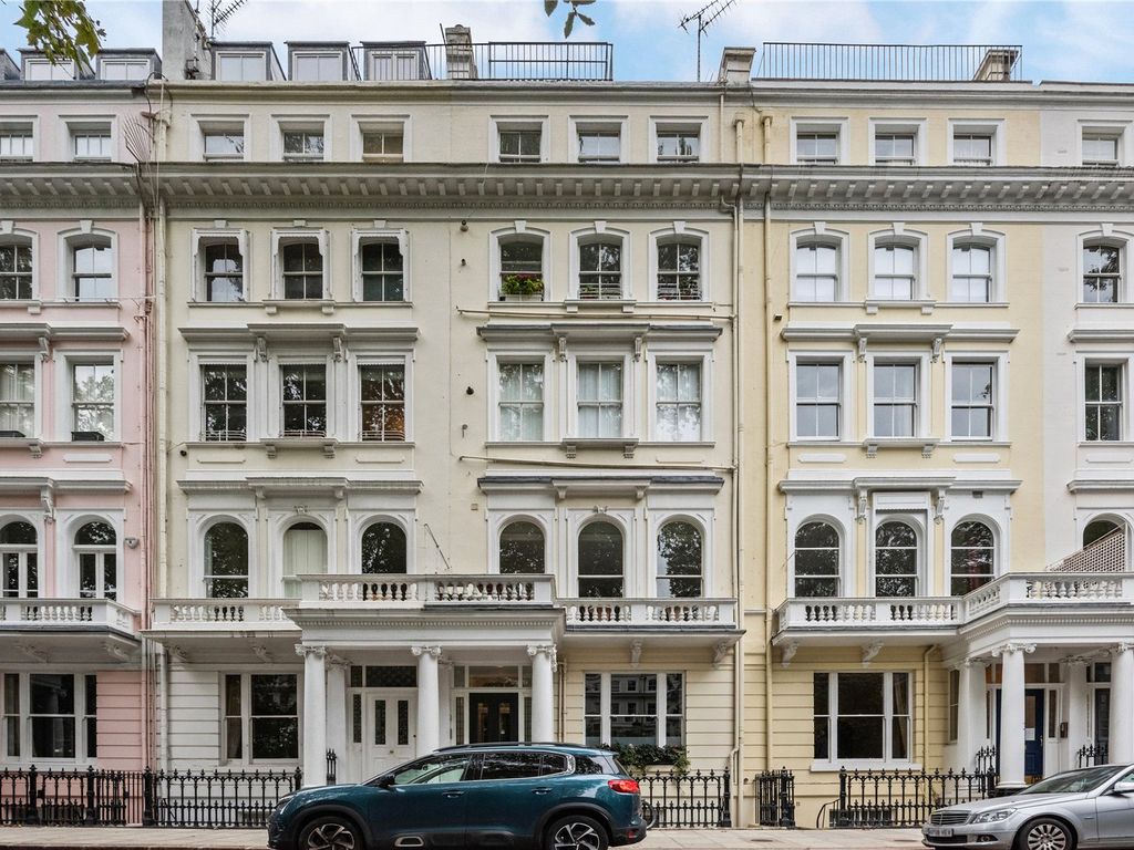 4 bed flat for sale in Cornwall Gardens, London SW7, £1,695,000