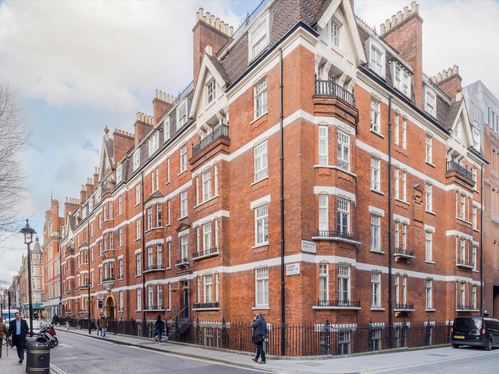 1 bed flat for sale in Gilbert Street, Mayfair, London W1K, £699,950