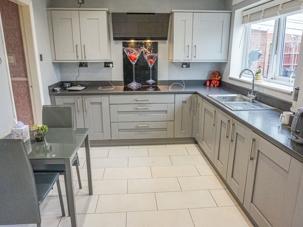 4 bed detached house for sale in Carnoustie, Worksop S81, £269,000