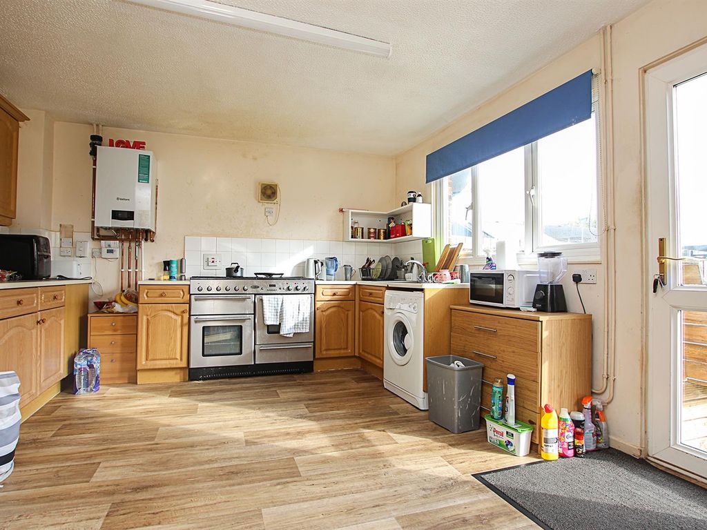 4 bed terraced house for sale in Persimmon Walk, Newmarket CB8, £280,000