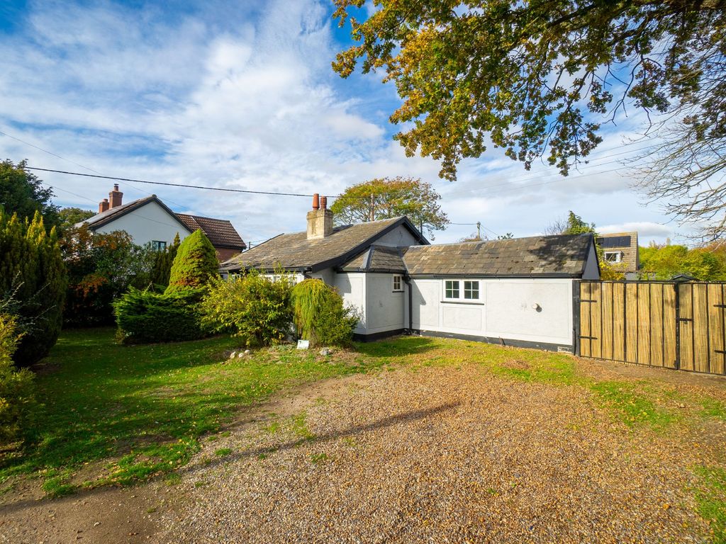 2 bed bungalow for sale in Black Mill Lane, Great Moulton, Norwich NR15, £250,000