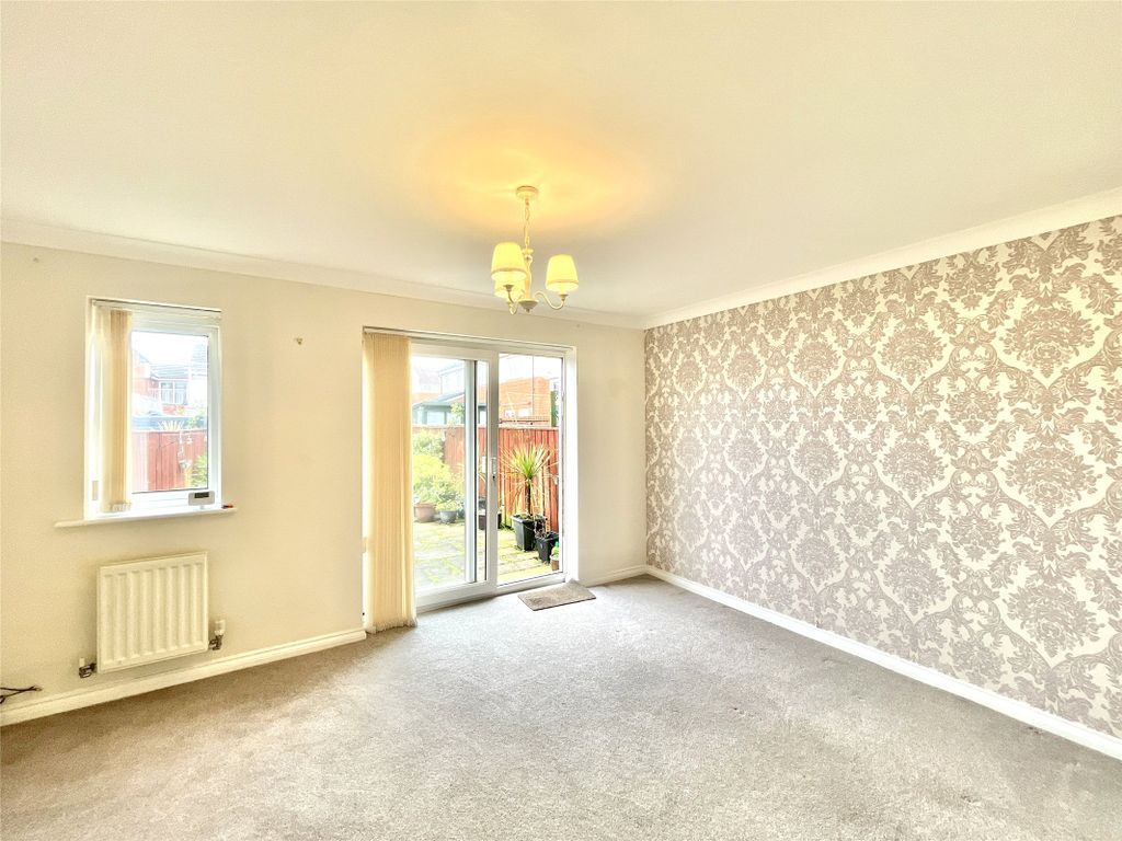 3 bed terraced house for sale in Bittern Close, Dunston NE11, £165,000
