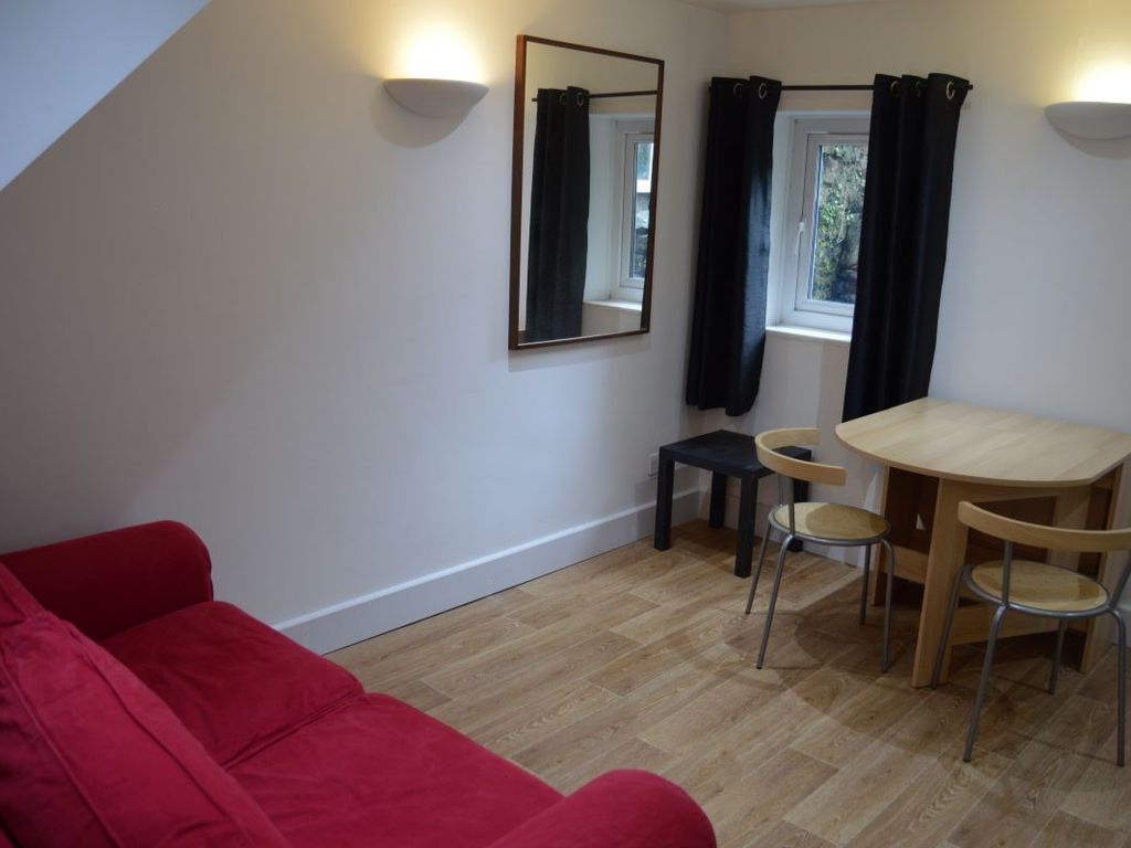 1 bed mews house for sale in 28B Spilman Street, Carmarthen, Dyfed SA31, £65,000