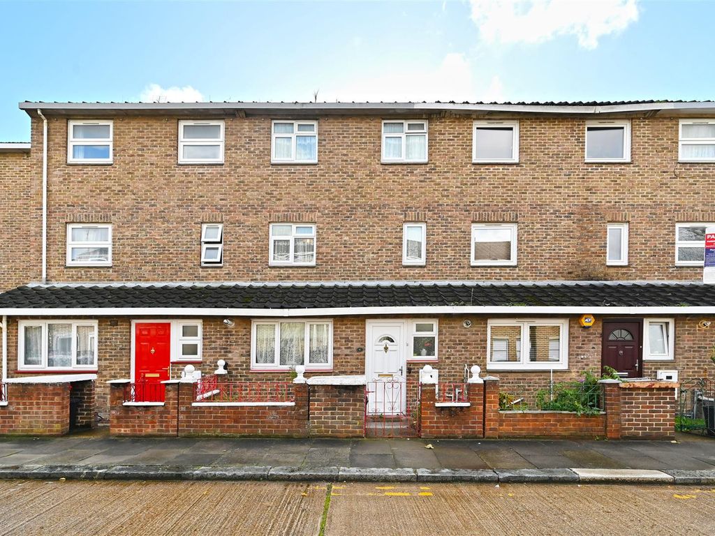 4 bed terraced house for sale in Julian Place, London E14, £650,000