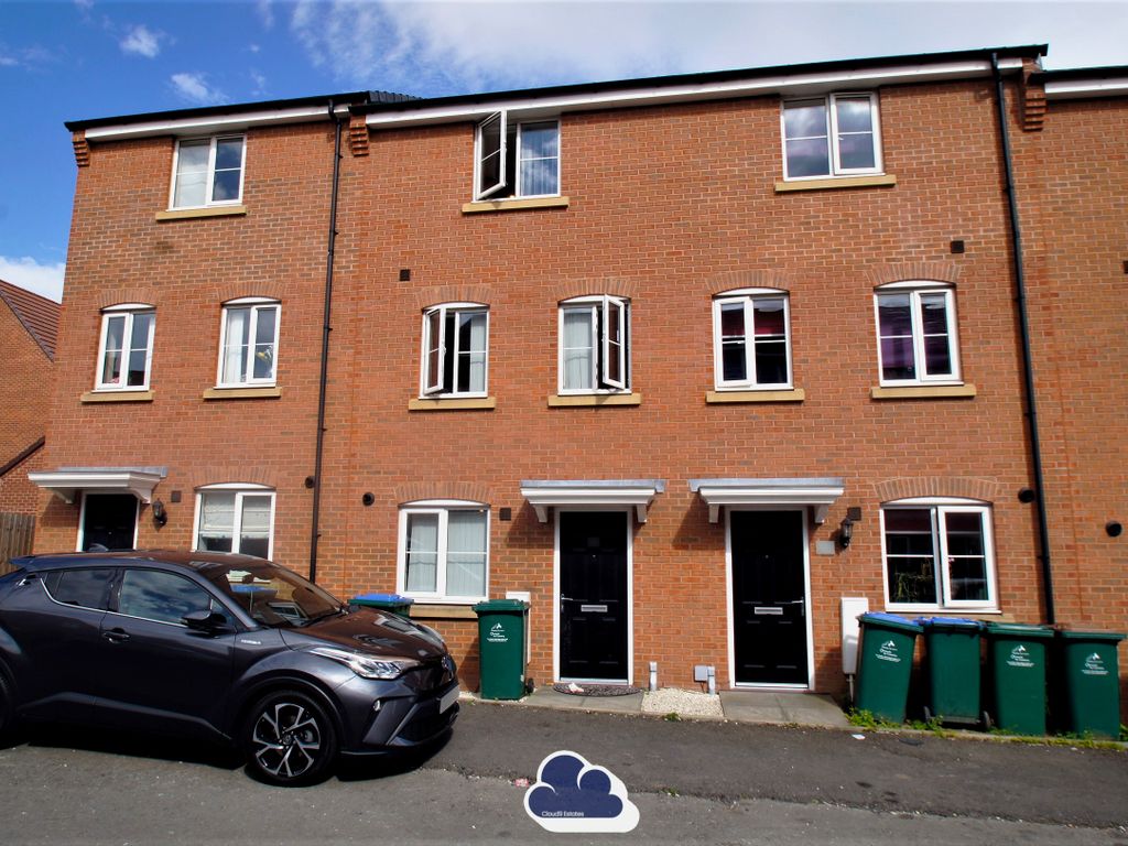 3 bed terraced house to rent in Anglian Way, Stoke, Coventry CV3, £1,450 pcm