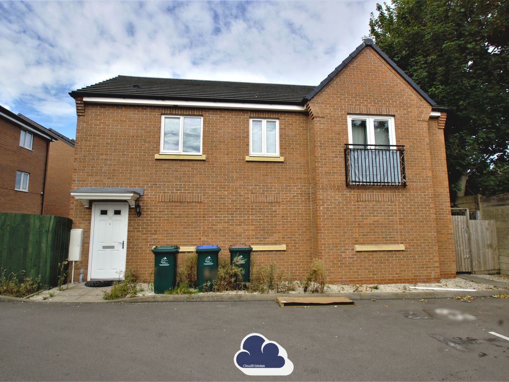 2 bed detached house to rent in Signals Drive, Coventry CV3, £950 pcm