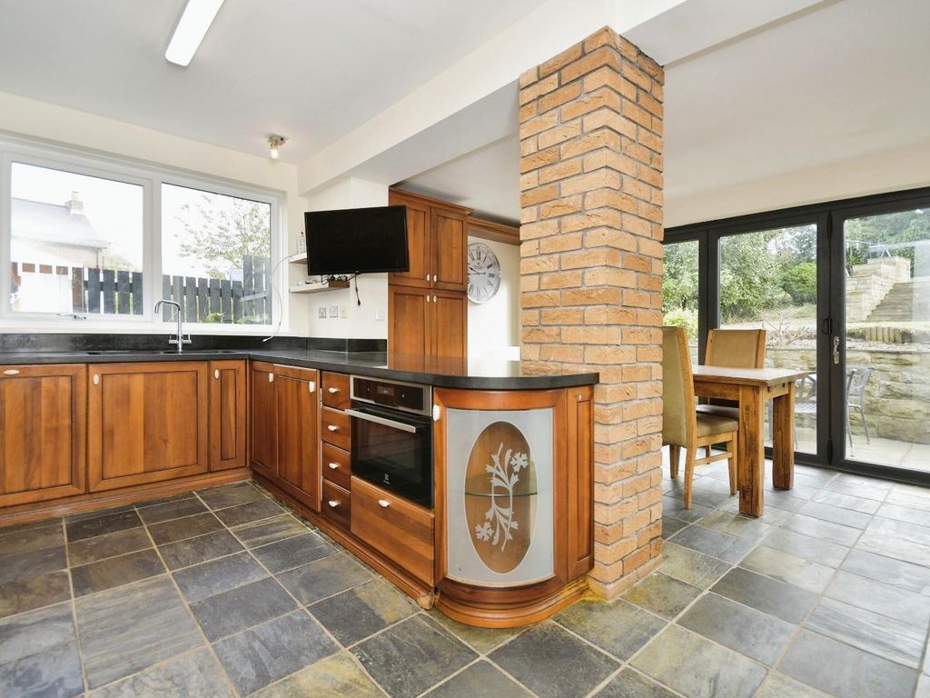 3 bed detached bungalow for sale in Upper Albert Road, Sheffield S8, £400,000