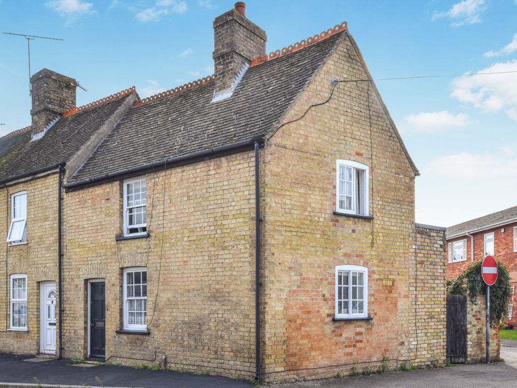 2 bed cottage for sale in West Street, Godmanchester, Huntingdon PE29, £200,000