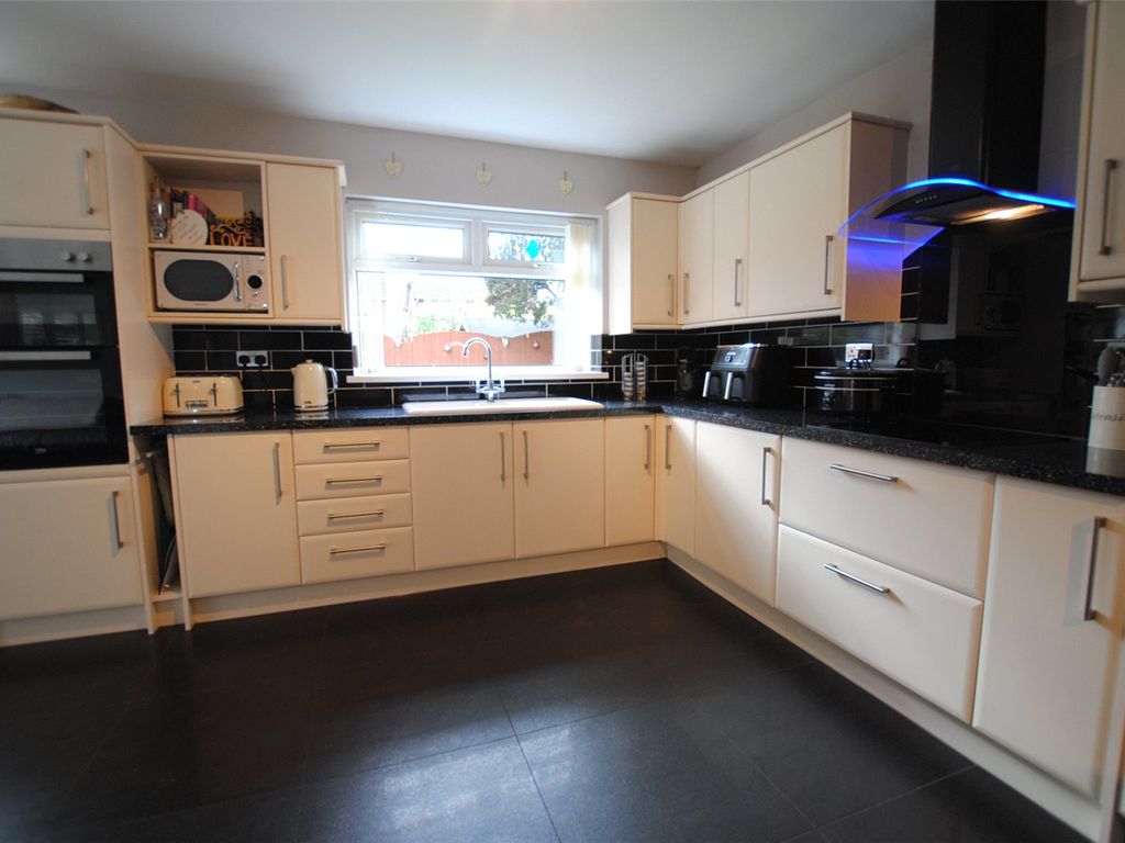 5 bed detached house for sale in Marshfield Road, Marshfield, Cardiff CF3, £650,000