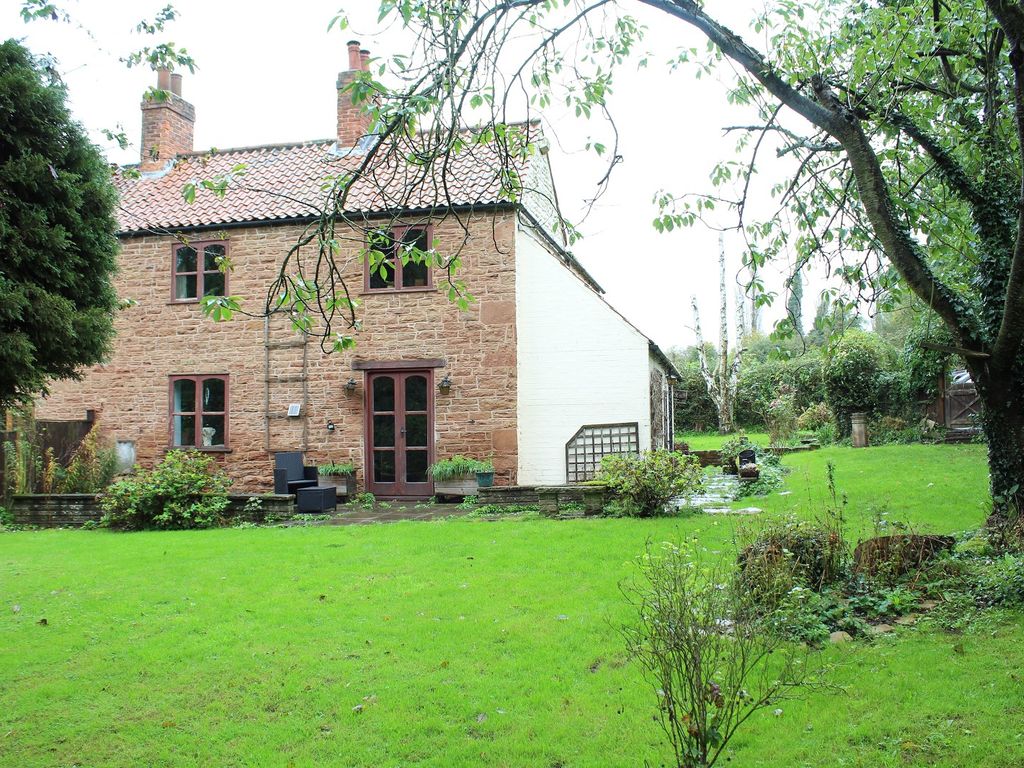 4 bed cottage for sale in Watnall, Nottingham, Nottinghamshire. NG16, £575,000