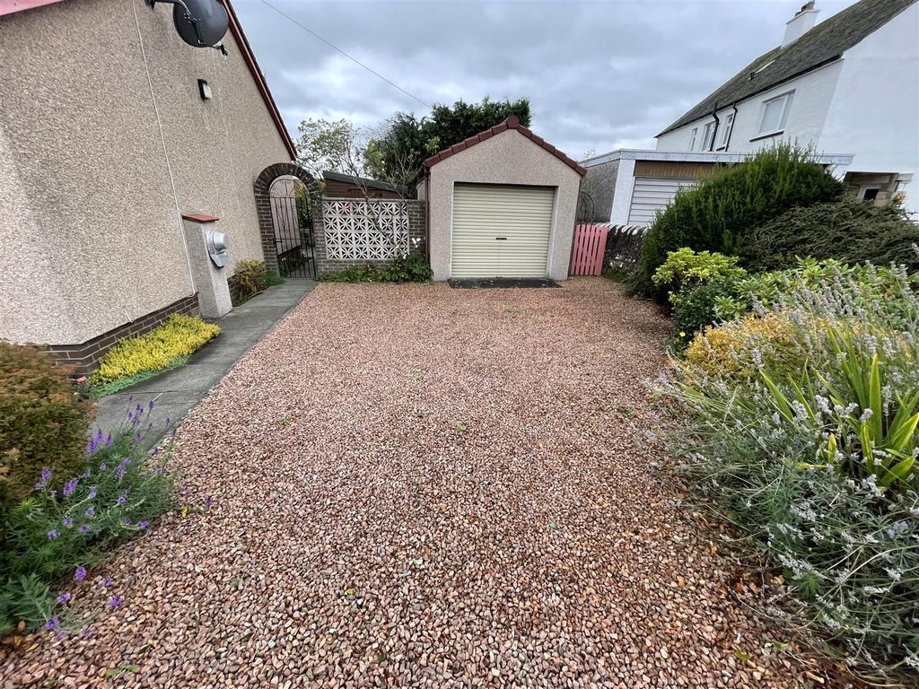 3 bed detached bungalow for sale in Mill Lodge, Ferryfield, Cupar KY15, £275,000