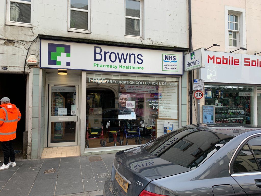 Retail premises to let in 196, High Street, Perth PH1, £16,000 pa
