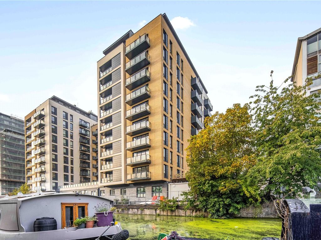 2 bed flat for sale in Titanium Point, 24 Palmers Road, Bethnal Green, London E2, £625,000