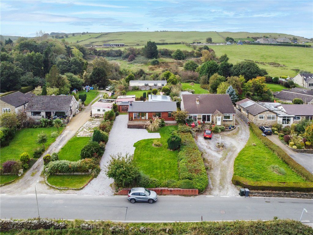 3 bed bungalow for sale in Lee Lane, Bingley, West Yorkshire BD16, £485,000